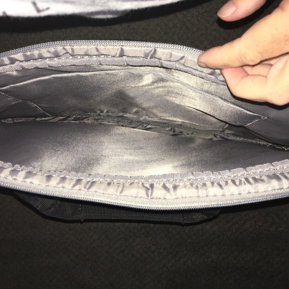 Excellent Laptop/Computer Bag by American Tourister - Picture 4 of 4